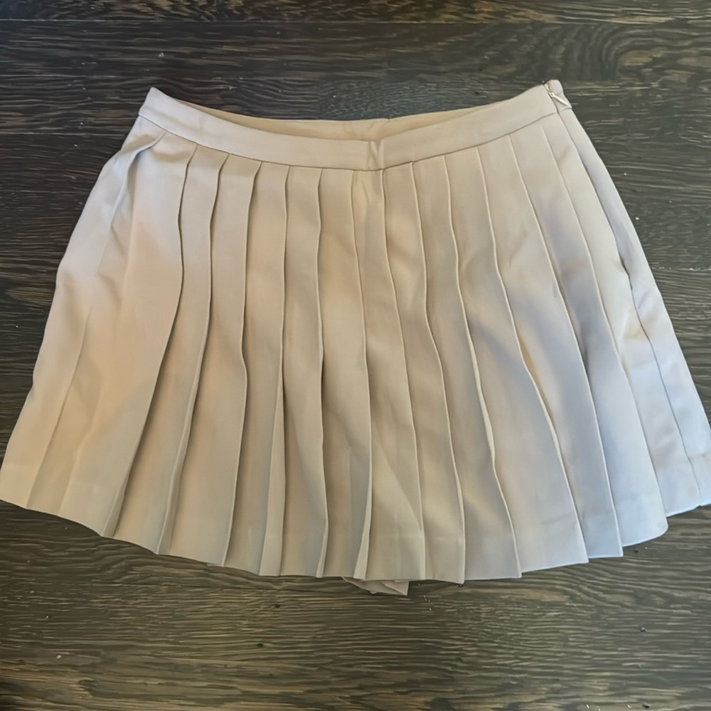 Tan pleated skort